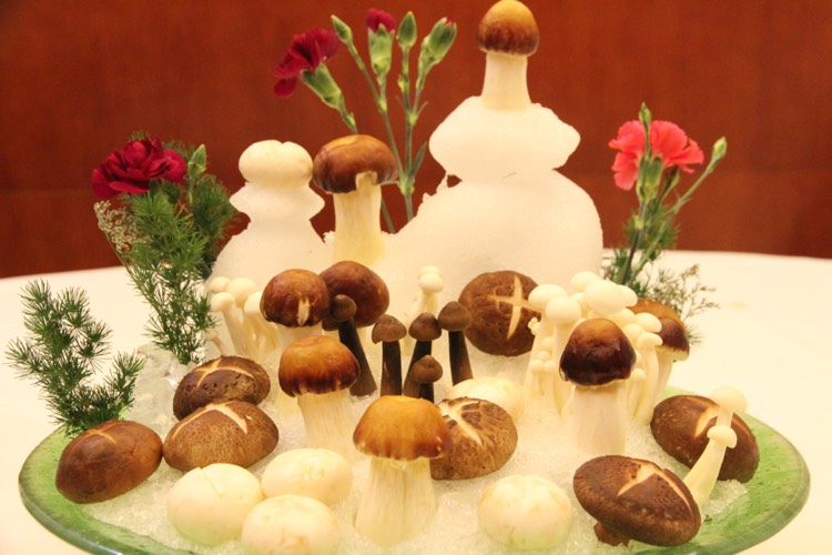 78元/份干巴菌韭菜花蒸桂鱼    158元/条干巴菌是云南珍稀野生食用菌