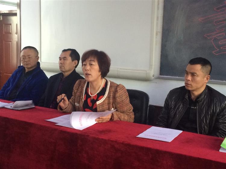 明水县第五中学召开全体教师会传达教育体育局文件精神严格治理三乱