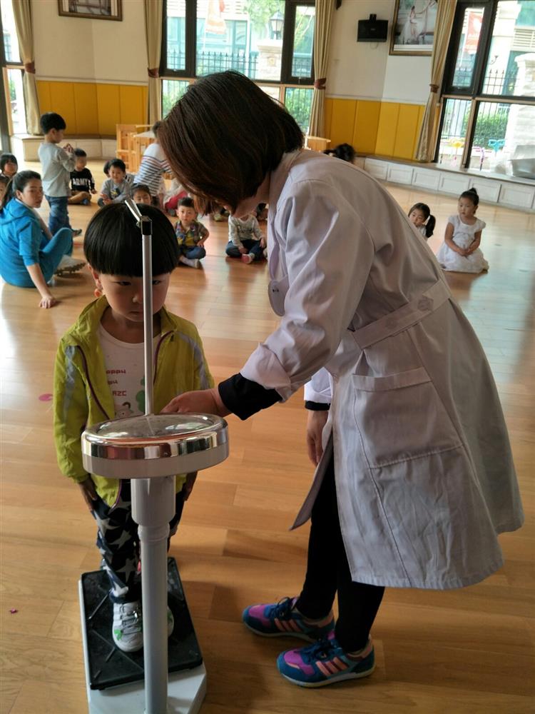 立夏,称体重量身高