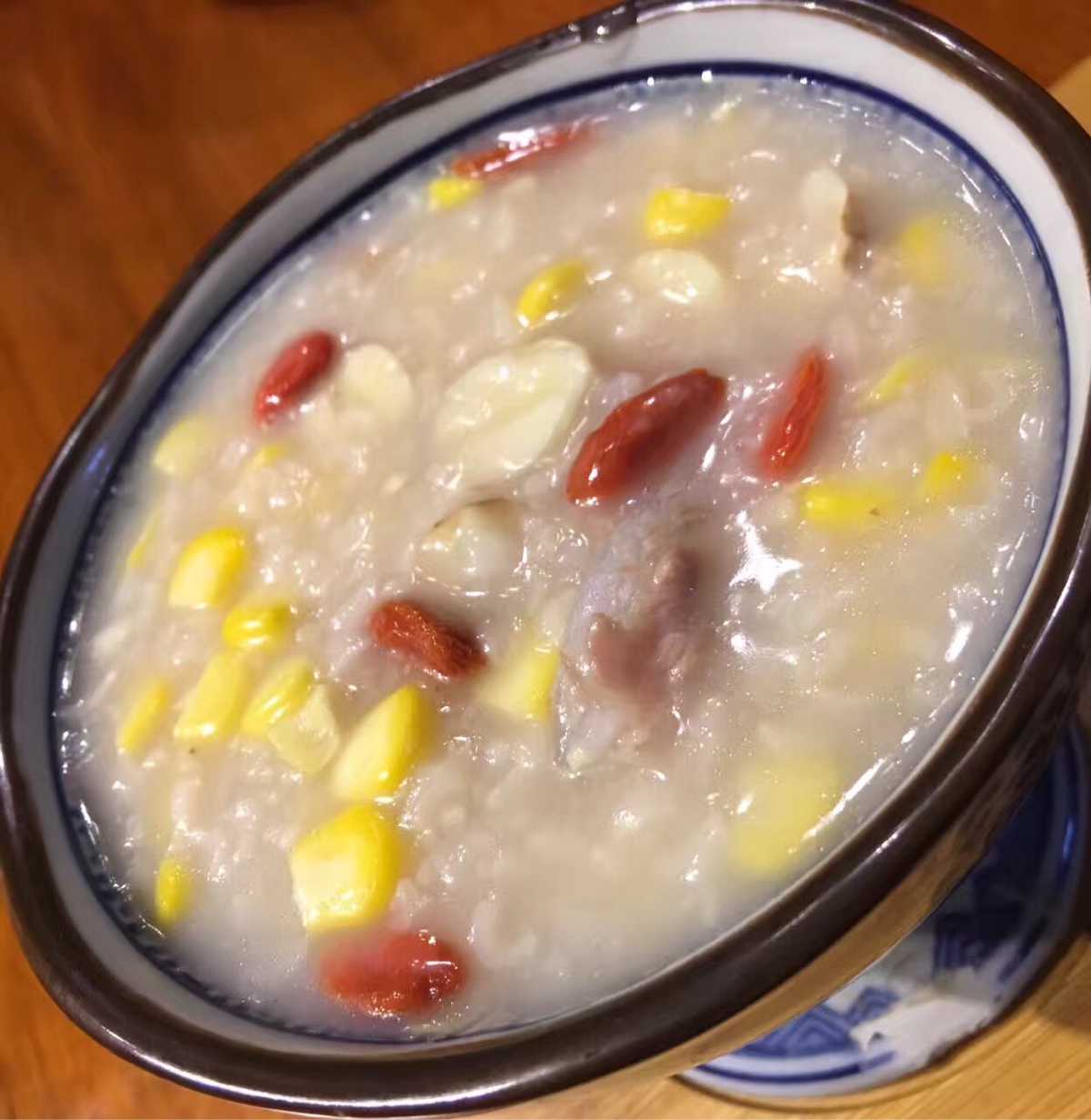 莲子玉米排骨粥